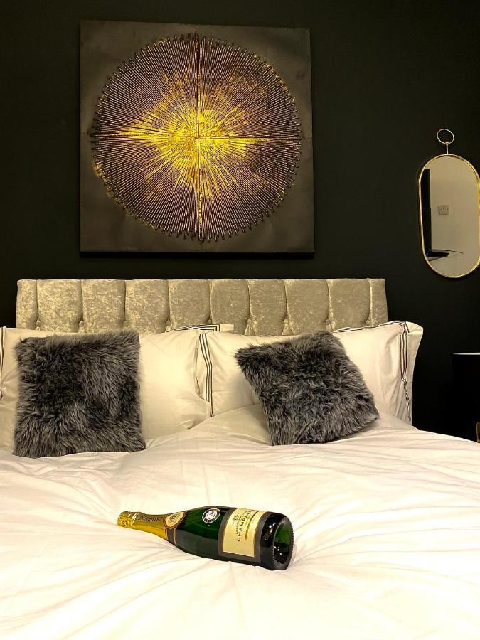 Duke And Duchess Apartments And Rooms - Private In Room Hot Tub Suites ลอนดอน ภายนอก รูปภาพ