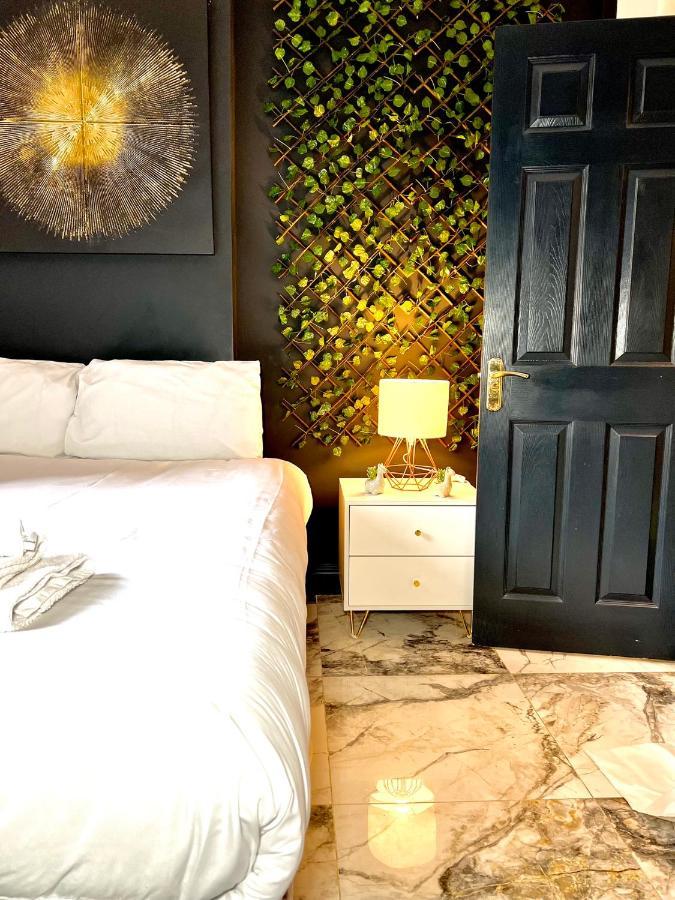Duke And Duchess Apartments And Rooms - Private In Room Hot Tub Suites ลอนดอน ภายนอก รูปภาพ