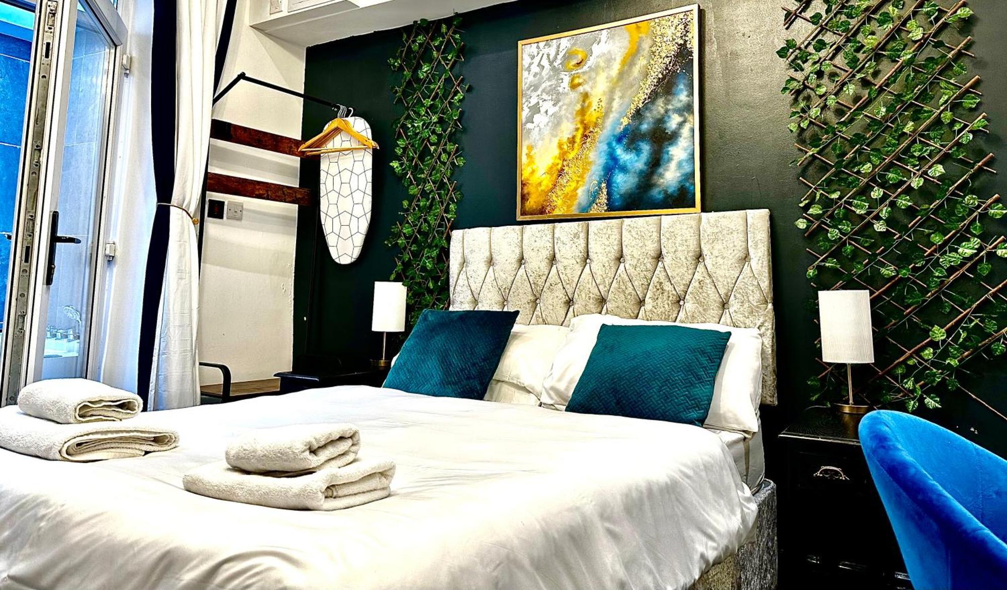 Duke And Duchess Apartments And Rooms - Private In Room Hot Tub Suites ลอนดอน ภายนอก รูปภาพ