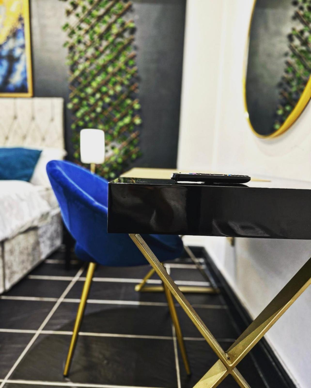 Duke And Duchess Apartments And Rooms - Private In Room Hot Tub Suites ลอนดอน ภายนอก รูปภาพ