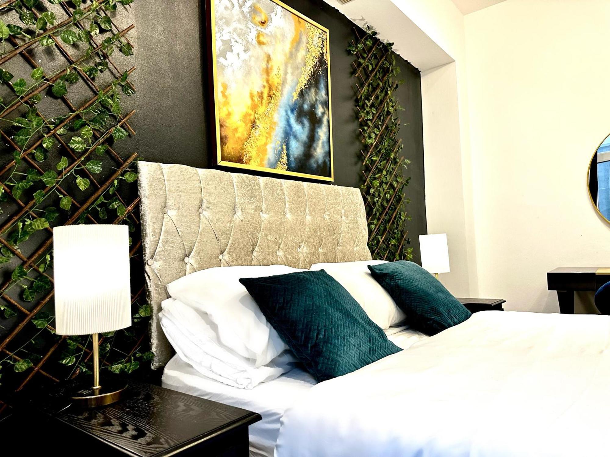 Duke And Duchess Apartments And Rooms - Private In Room Hot Tub Suites ลอนดอน ภายนอก รูปภาพ